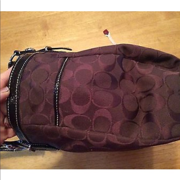 COACH Signature C Brown Patent Tote Bag hangtag - Picture 9 of 13